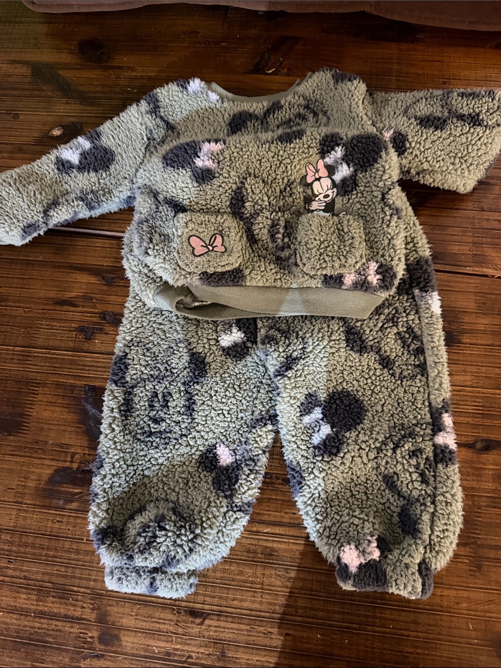Disney Olive Green Minnie Mouse Sherpa Matching Set with Black and Pink Accents